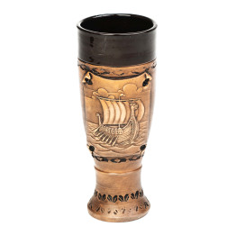 Didelis keraminis pobletas su vikingų laivo motyvu | Keramikdeko.de