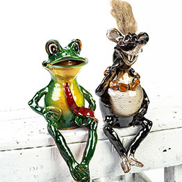 Ant krašto sėdinčios figūros image